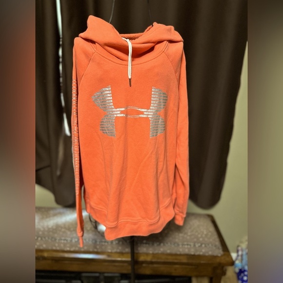 Under Armour Tops - Under Armor Hoodie​​